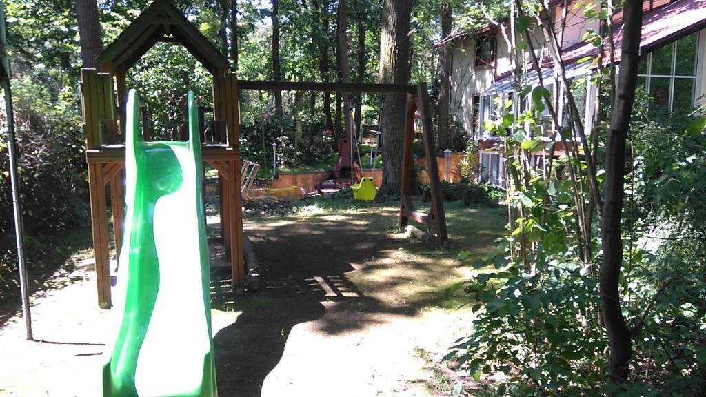 Villa Podkowa ポトコバ・レシナ エクステリア 写真