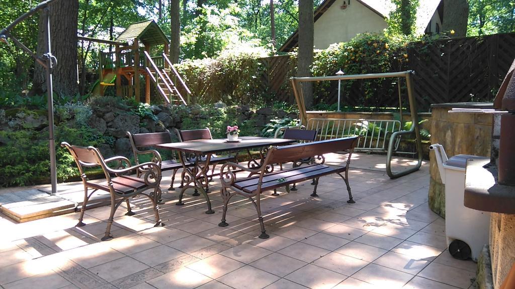 Villa Podkowa ポトコバ・レシナ エクステリア 写真
