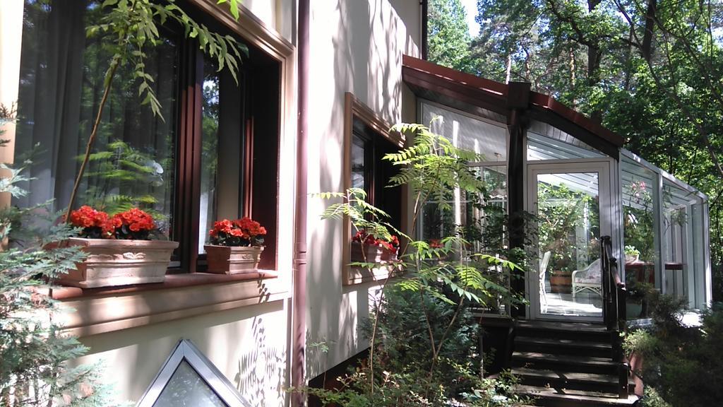 Villa Podkowa ポトコバ・レシナ エクステリア 写真