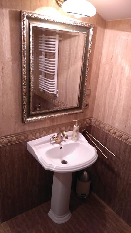 Villa Podkowa ポトコバ・レシナ エクステリア 写真